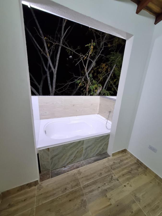 Hotel Antonella Plaza Pinchote Zewnętrze zdjęcie