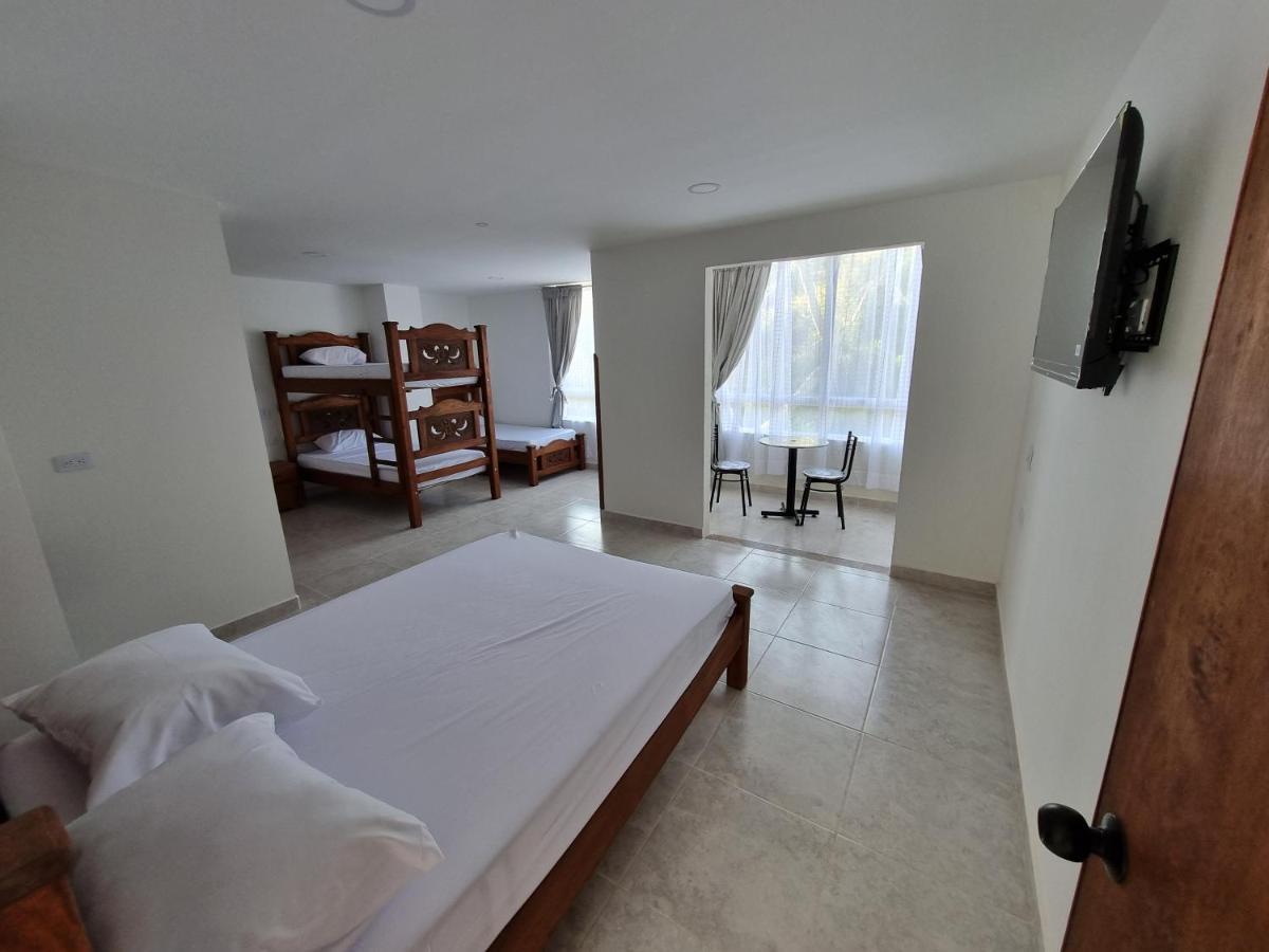Hotel Antonella Plaza Pinchote Zewnętrze zdjęcie