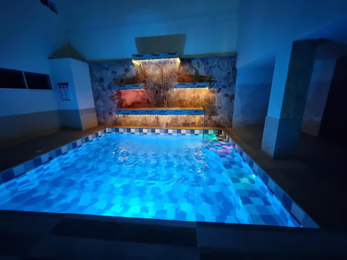 Hotel Antonella Plaza Pinchote Zewnętrze zdjęcie