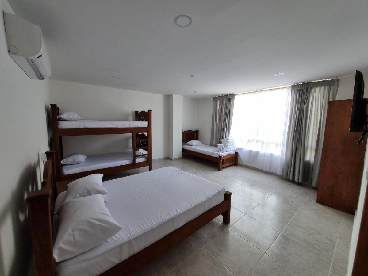 Hotel Antonella Plaza Pinchote Zewnętrze zdjęcie