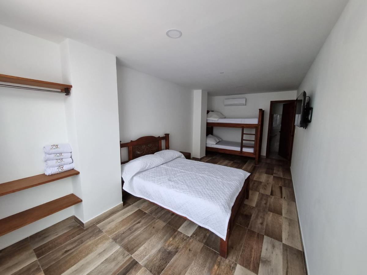 Hotel Antonella Plaza Pinchote Zewnętrze zdjęcie